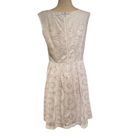 NEW YORK & COMPANY Dress Midi White Lace Overlay Medallion Lined Size 8 - Picture 6 of 10
